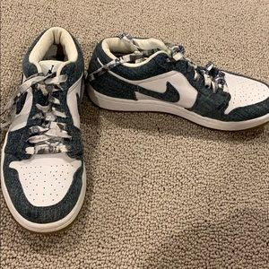 Lightly used air Jordan’s -denim